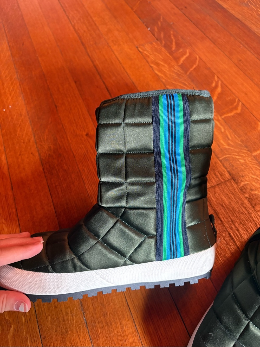 NWOT Tory Sport Olive Green Quilted Puffer Winter Boots Stripe - 8